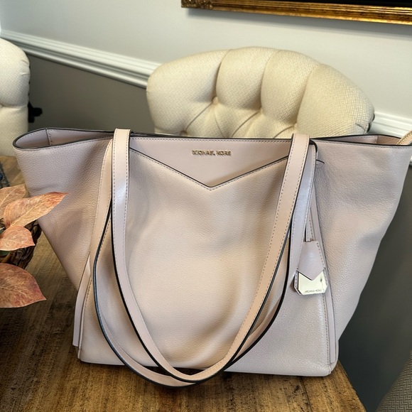 Michael Kors Pink Bag - Picture 3 of 16